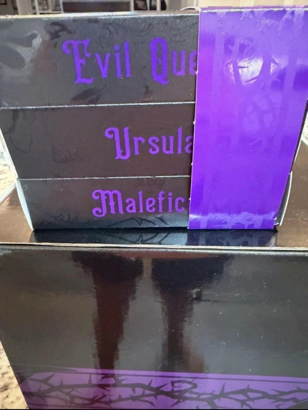 Scentsy Disney Villains Wicked Queen Warmer Set With Three Wax Bars, Retired!